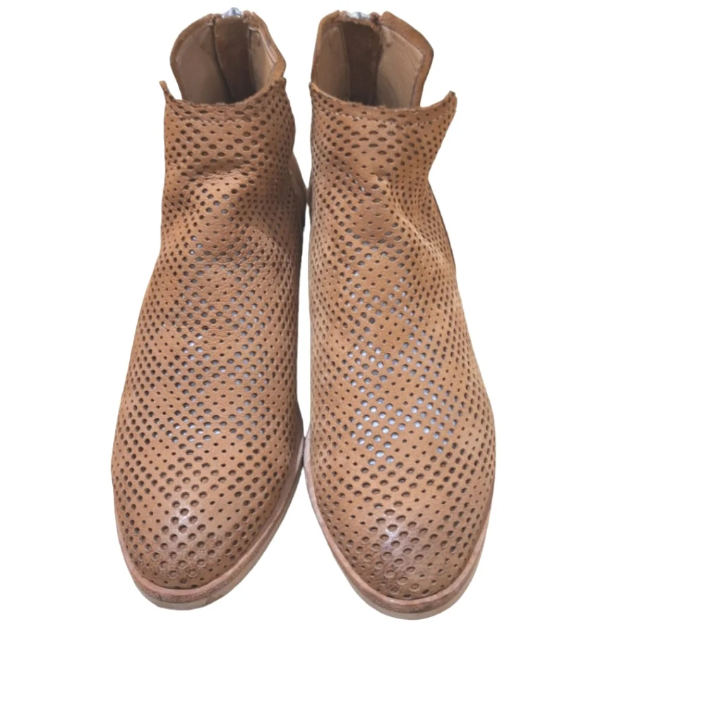 Dolce Vita Women's Tan Perforated Leather Ankle Boot Bootie Stacked Heel 7.5M